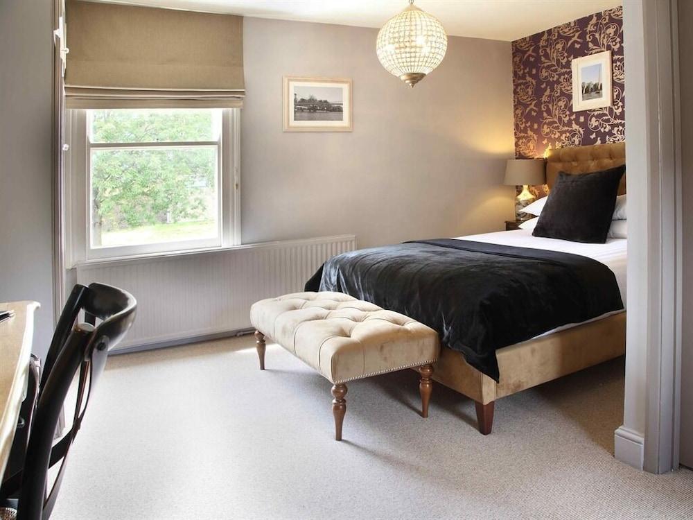 Flower Pot Hotel Sunbury-on-Thames Esterno foto